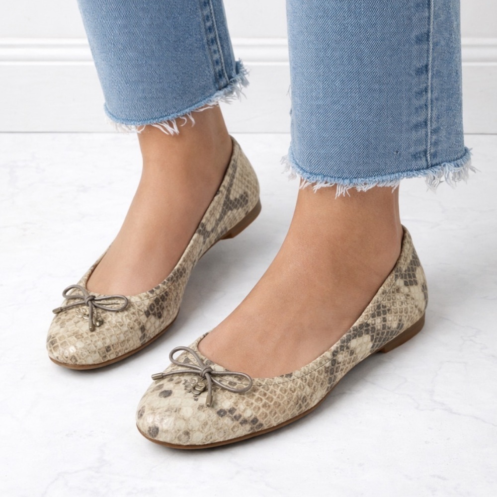 [Sam Edelman] Classic Tan Flats